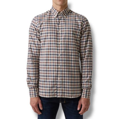 AQUASCUTUM LONG SLEEVED CHECKED SHIRT